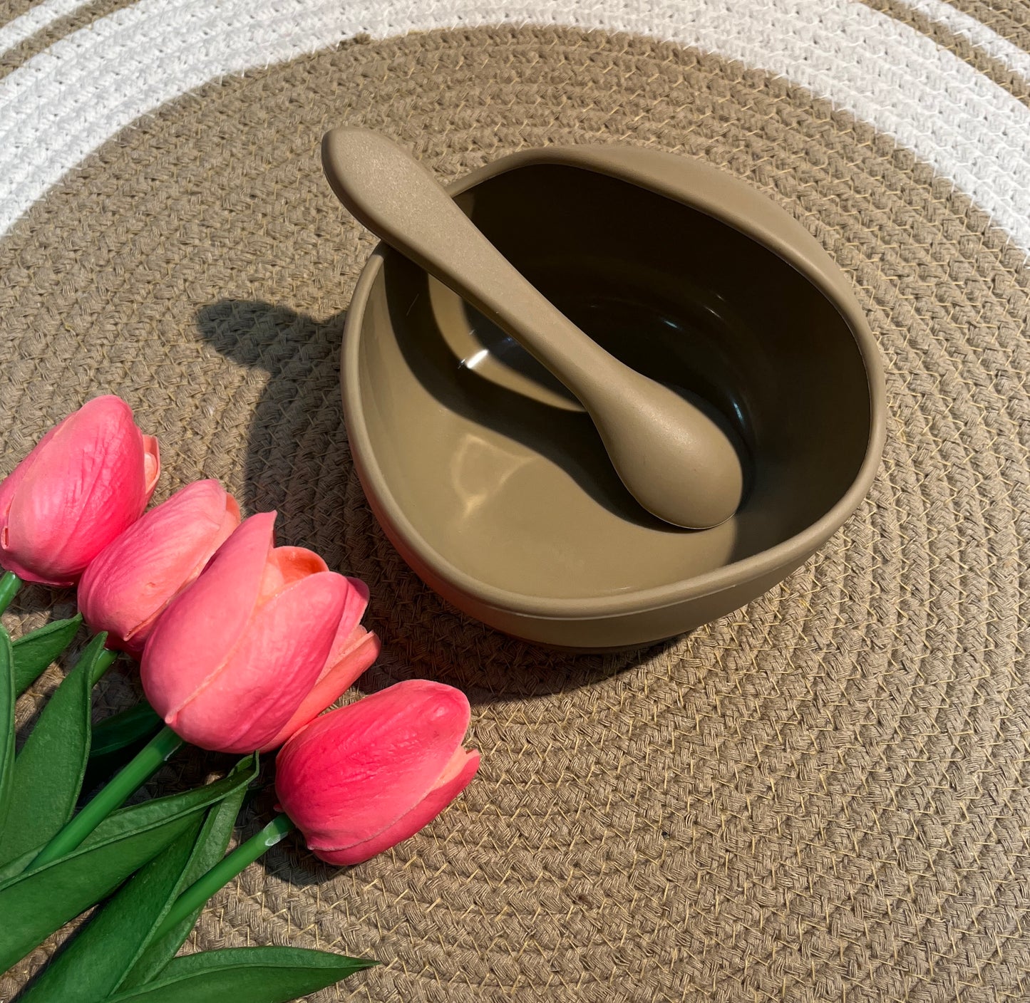 Silicon feeding bowl